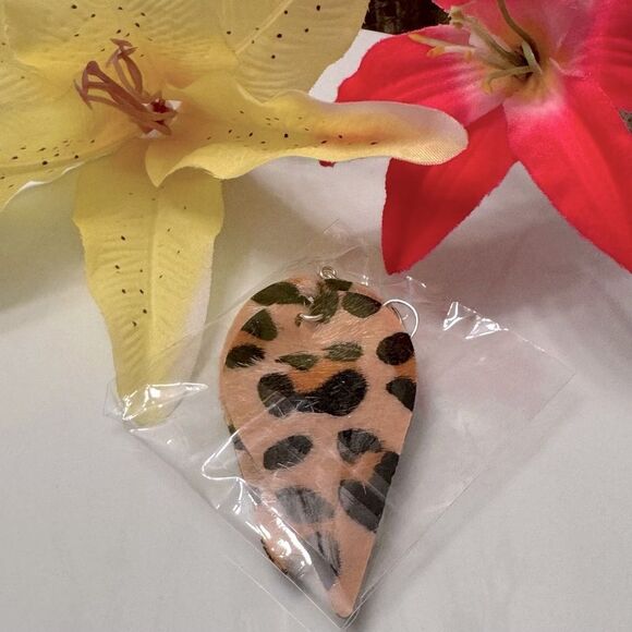 New! Never worn & never opened! Leopard earrings! - Picture 3 of 10